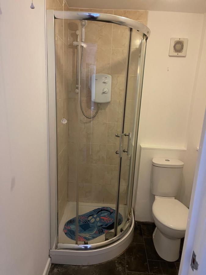 Spacious, Sleeps 17, 3 Bathrooms, Parking, Мансфилд Экстерьер фото