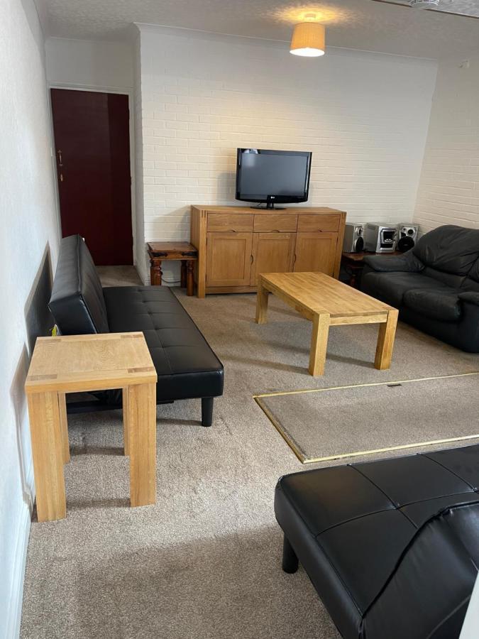 Spacious, Sleeps 17, 3 Bathrooms, Parking, Мансфилд Экстерьер фото