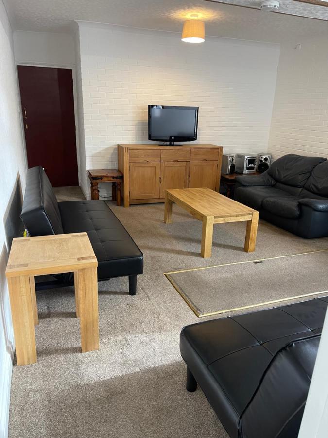 Spacious, Sleeps 17, 3 Bathrooms, Parking, Мансфилд Экстерьер фото