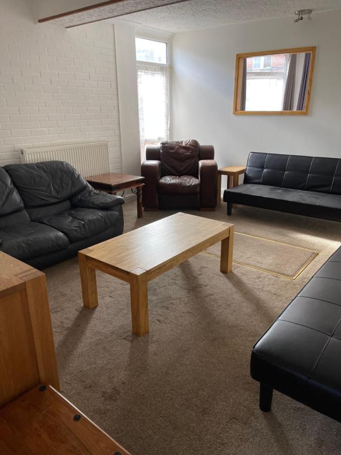 Spacious, Sleeps 17, 3 Bathrooms, Parking, Мансфилд Экстерьер фото