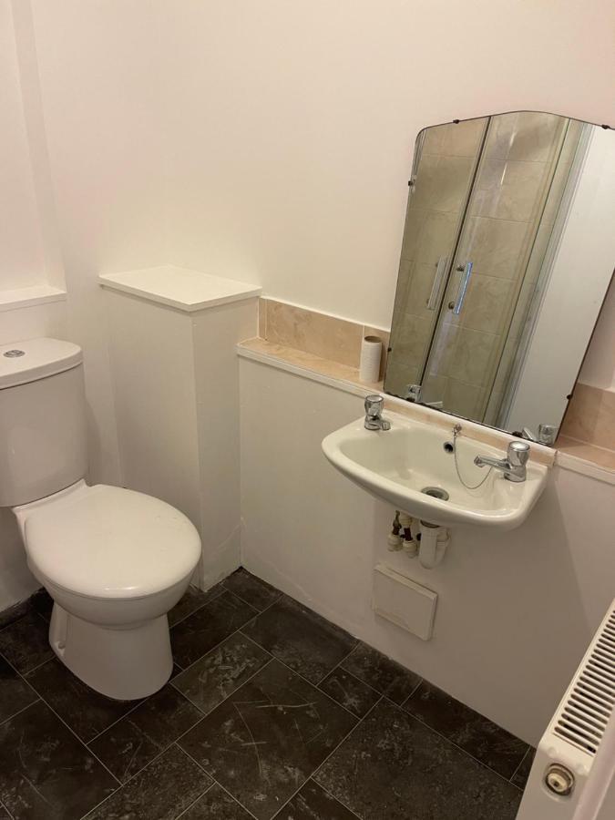 Spacious, Sleeps 17, 3 Bathrooms, Parking, Мансфилд Экстерьер фото